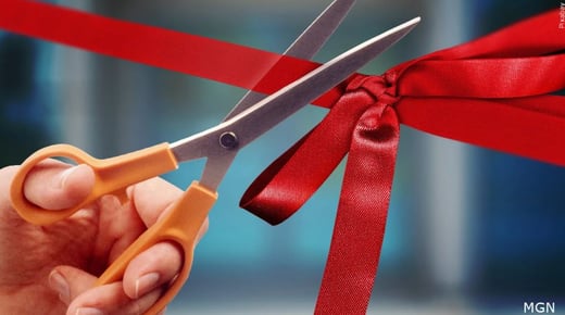 KNOE ribbon cutting